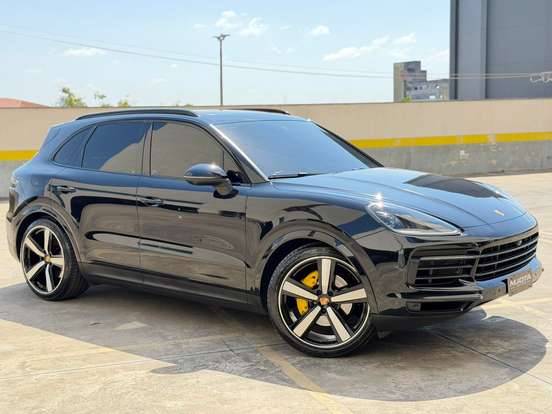 PORSCHE-CAYENNE-2021