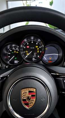 PORSCHE-MACAN-2025