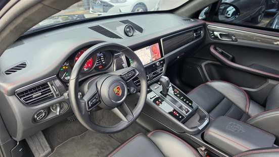 PORSCHE-MACAN-2022