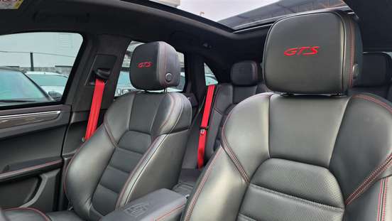 PORSCHE-MACAN-2022