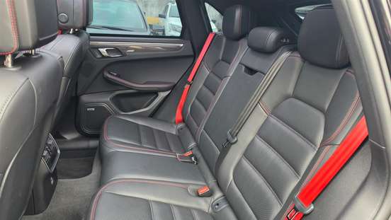 PORSCHE-MACAN-2022