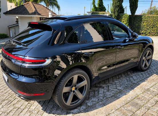 PORSCHE-MACAN-2020