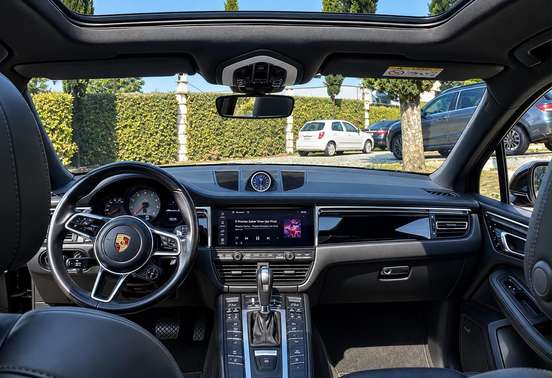 PORSCHE-MACAN-2020