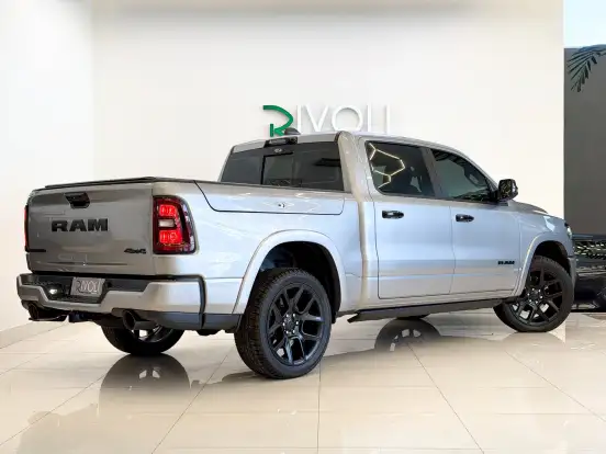 RAM-1500-3.0 HURRICANE 6 BITURBO GASOLINA LARAMIE NIGHT EDITION CD 4X4 AUTOMÁTICO RAM-1500-2024