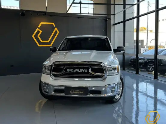 RAM-1500-5.7 V8 GASOLINA LIMITED CD 4X4 AUTOMÁTICO RAM-1500-2023