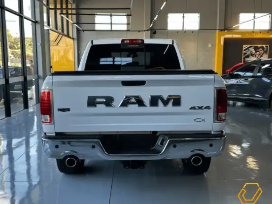 RAM-1500-5.7 V8 GASOLINA LIMITED CD 4X4 AUTOMÁTICO RAM-1500-2023