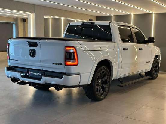 RAM-1500-5.7 V8 GASOLINA LIMITED NIGHT EDITION CD 4X4 AUTOMÁTICO RAM-1500-2023