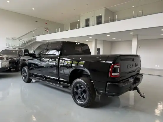RAM-2500-6.7 I6 TURBO DIESEL LARAMIE NIGHT EDITION CD 4X4 AUTOMÁTICO RAM-2500-2024