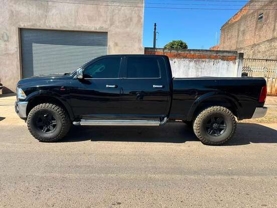 RAM-2500-6.7 LARAMIE 4X4 CD I6 TURBO DIESEL 4P AUTOMÁTICO RAM-2500-2012