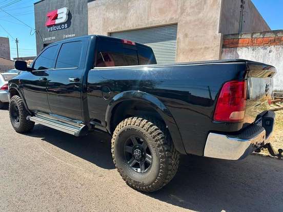 RAM-2500-6.7 LARAMIE 4X4 CD I6 TURBO DIESEL 4P AUTOMÁTICO RAM-2500-2012