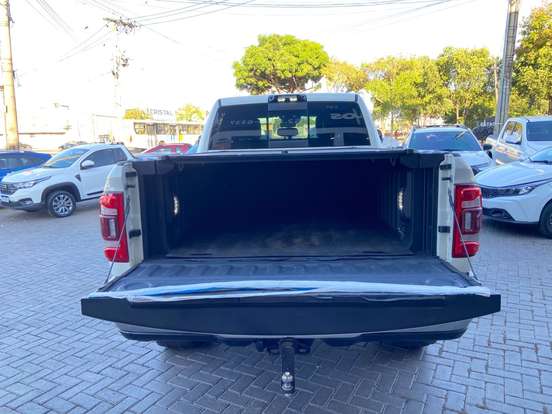 RAM-3500-6.7 I6 TURBO DIESEL LIMITED LONGHORN CD 4X4 AUTOMÁTICO RAM-3500-2022