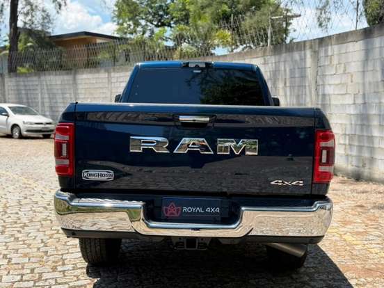 RAM-3500-6.7 I6 TURBO DIESEL LIMITED LONGHORN CD 4X4 AUTOMÁTICO RAM-3500-2022