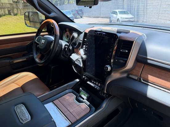 RAM-3500-6.7 I6 TURBO DIESEL LIMITED LONGHORN CD 4X4 AUTOMÁTICO RAM-3500-2022