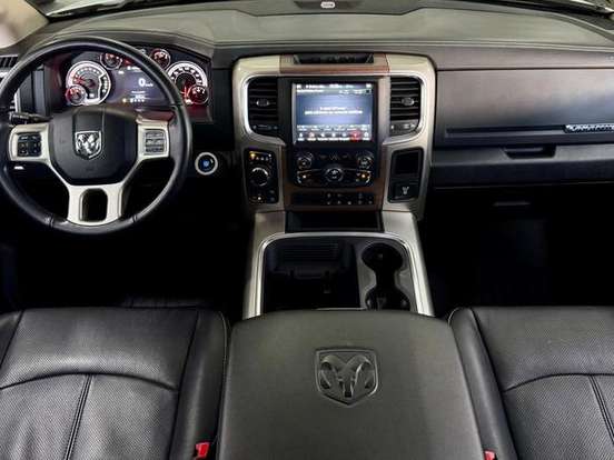 RAM-CLASSIC-5.7 V8 GASOLINA LARAMIE CD 4X4 AUTOMÁTICO RAM-CLASSIC-2022