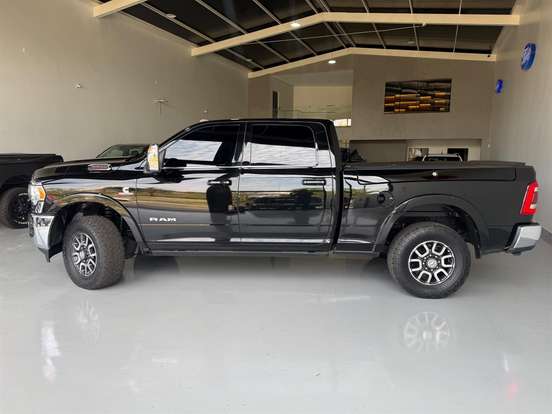 RAM-3500-6.7 I6 TURBO DIESEL LIMITED LONGHORN CD 4X4 AUTOMÁTICO RAM-3500-2023