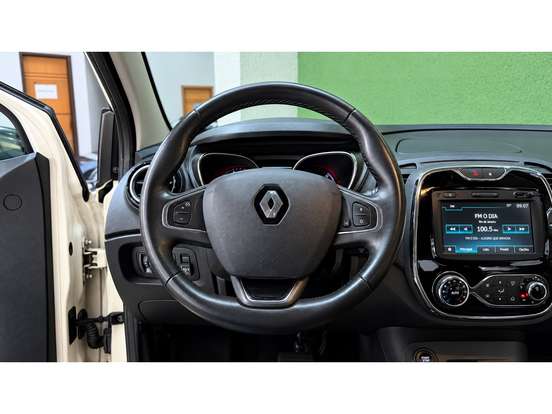 RENAULT-CAPTUR-2017