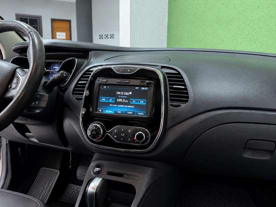 RENAULT-CAPTUR-2017