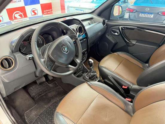 RENAULT-DUSTER-2018