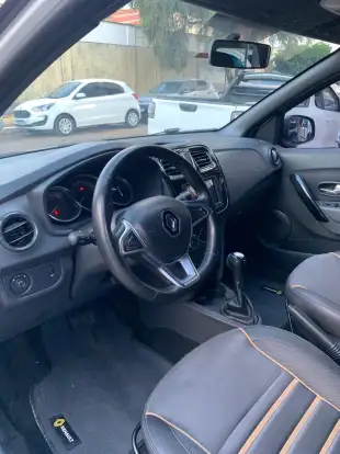 RENAULT-SANDERO-2019