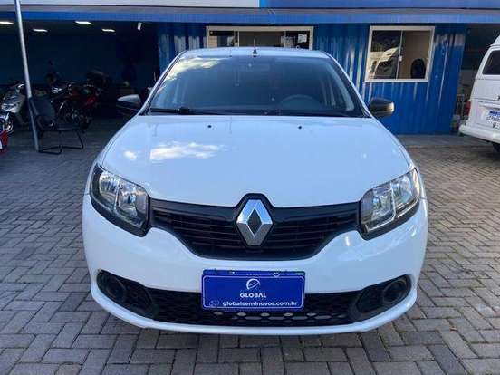 RENAULT-SANDERO-2016