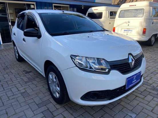 RENAULT-SANDERO-2016
