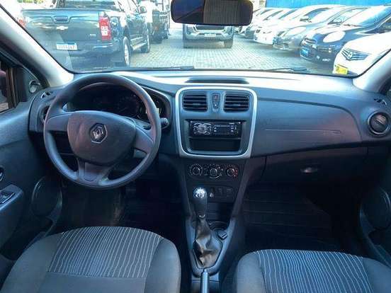 RENAULT-SANDERO-2016