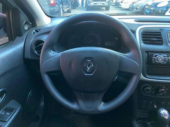 RENAULT-SANDERO-2016