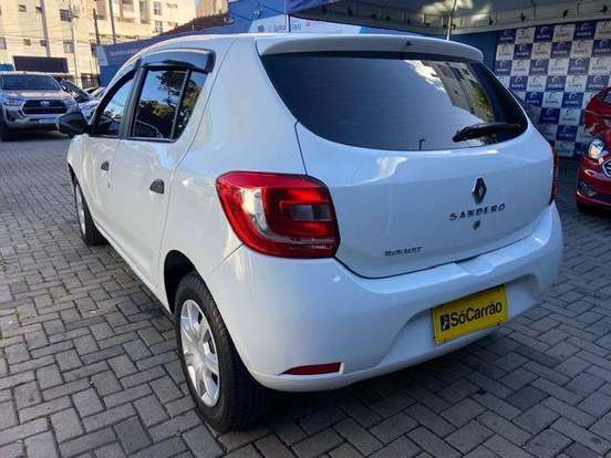 RENAULT-SANDERO-2016