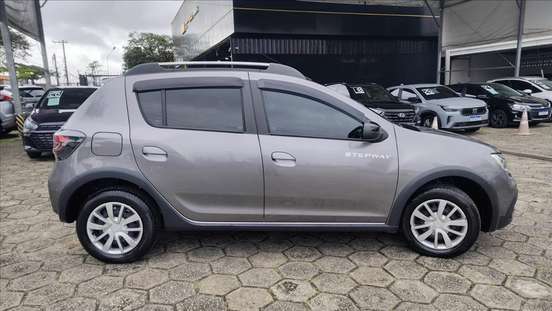 RENAULT-SANDERO-2023