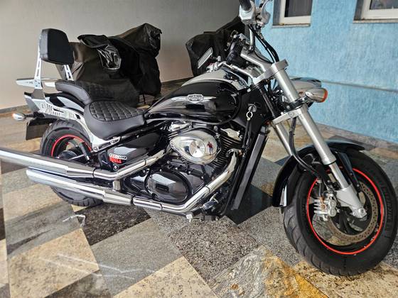 SUZUKI BOULEVARD M800 