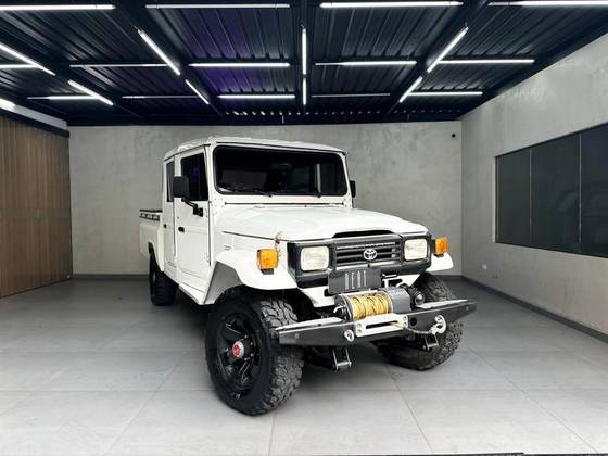TOYOTA BANDEIRANTE 3.7 BJ50LV-B 4X4 CHASSI LONGO DIESEL 2P MANUAL