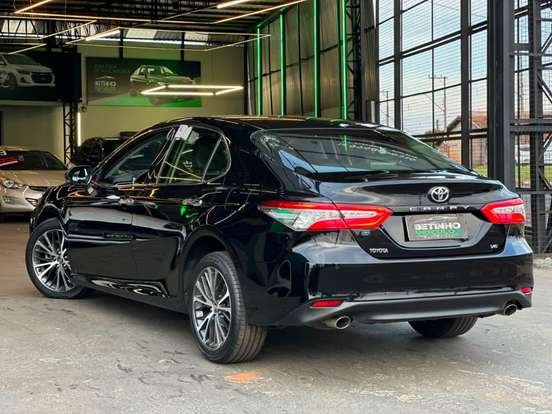 TOYOTA-CAMRY-2018