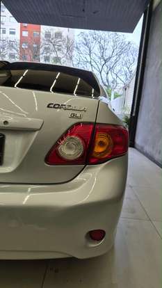 TOYOTA-COROLLA-2010