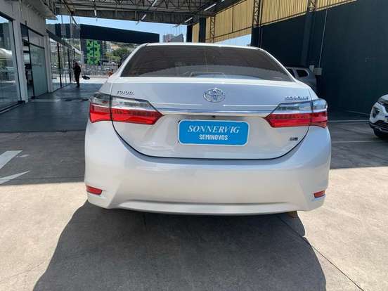 TOYOTA-COROLLA-2018