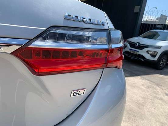TOYOTA-COROLLA-2018
