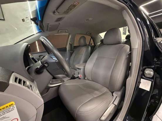 TOYOTA-COROLLA-2010