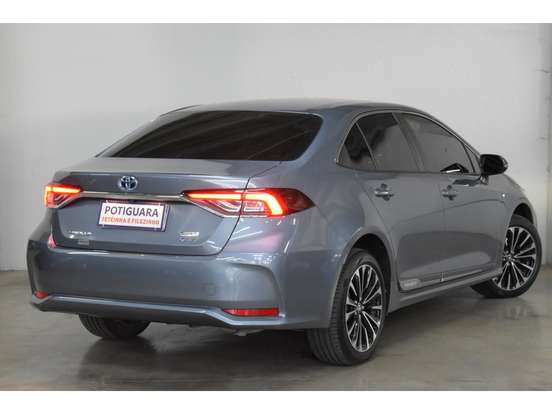 TOYOTA-COROLLA-2025