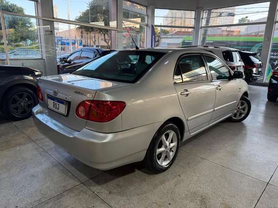 TOYOTA-COROLLA-2004