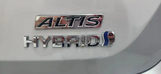 TOYOTA-COROLLA-2025