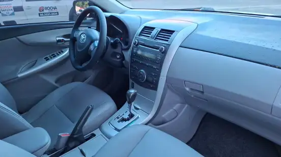 TOYOTA-COROLLA-2011
