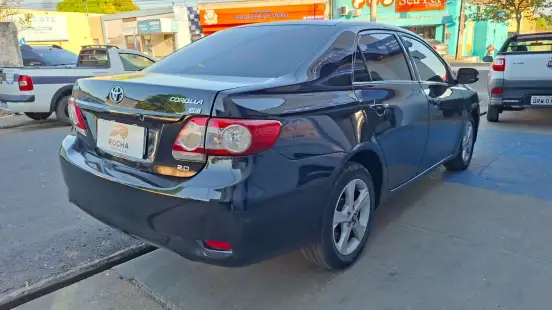 TOYOTA-COROLLA-2011