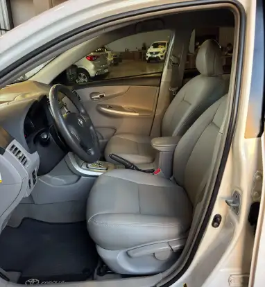TOYOTA-COROLLA-2012