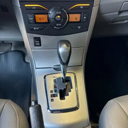 TOYOTA-COROLLA-2012