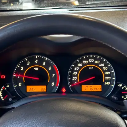 TOYOTA-COROLLA-2012