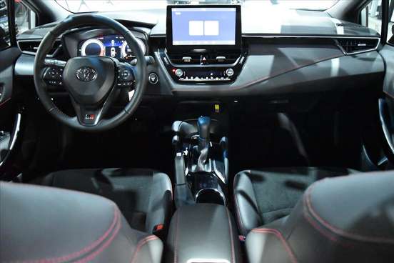 TOYOTA-COROLLA-2025