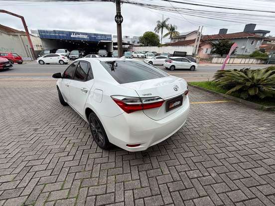 TOYOTA-COROLLA-2018