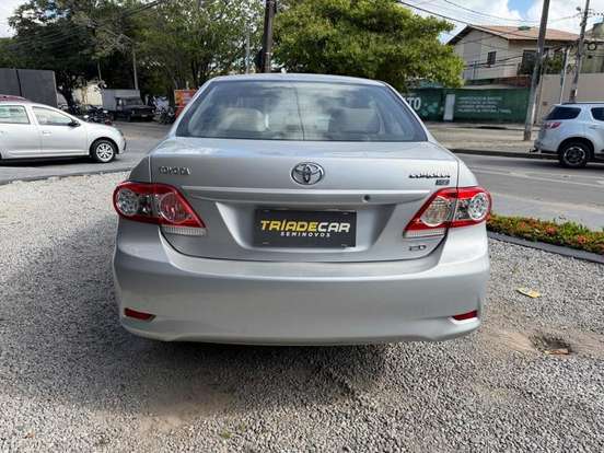 TOYOTA-COROLLA-2011