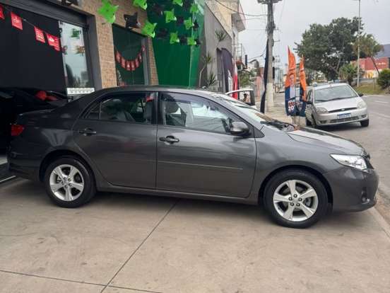 TOYOTA-COROLLA-2013