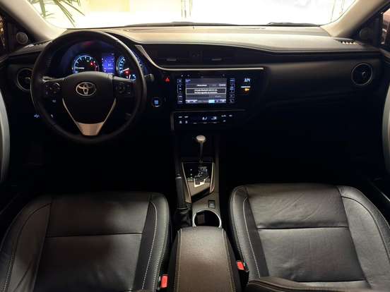 TOYOTA-COROLLA-2018