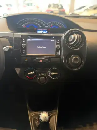 TOYOTA-ETIOS-2016